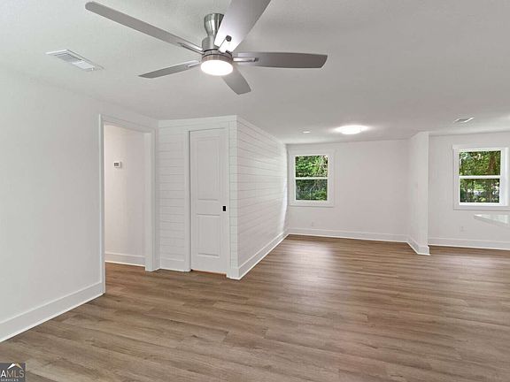 4th image of 2929 Union St