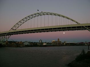 1650 NW Riverscape St, Portland, OR 97209