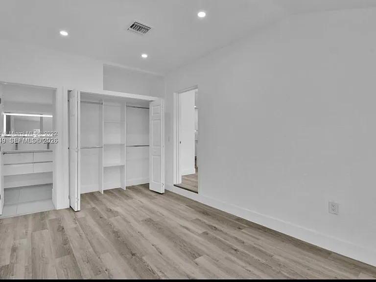 6391 SW 39th St — Photo 3