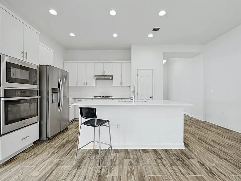 6725 Denia Dr — Photo 9