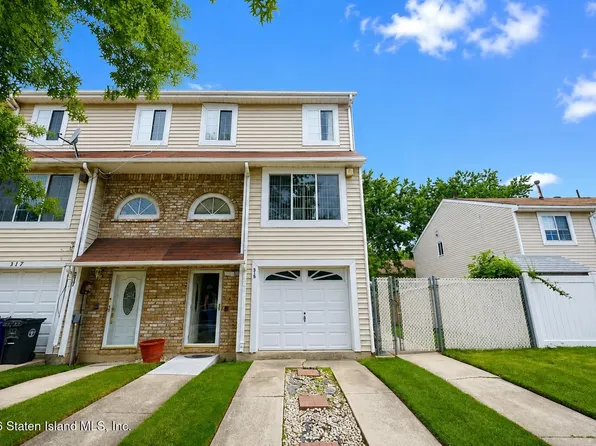 315 Lamberts Ln, Staten Island, NY 10314