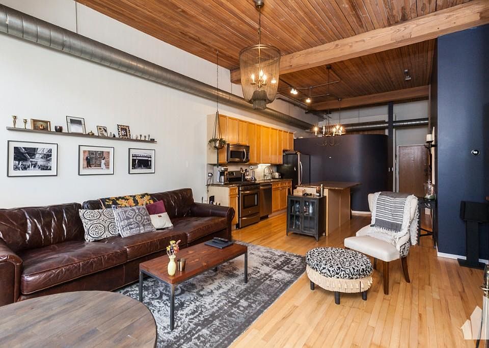 1st image of 2333 W Saint Paul Ave #316F