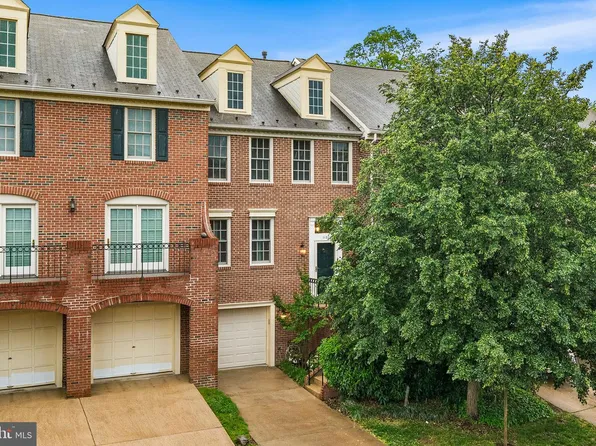 1132 Quaker Hill Ct, Alexandria, VA 22314