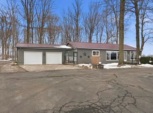 8919 9b Rd, Plymouth, IN 46563