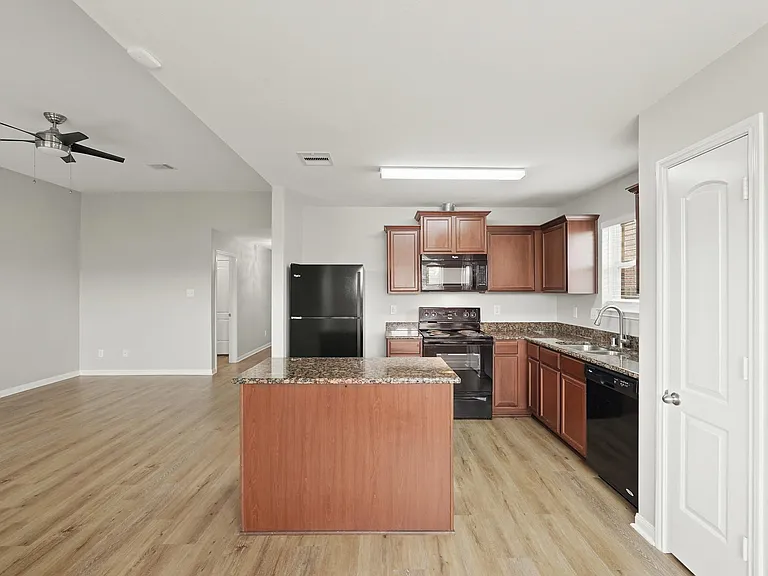 7126 Montclair Peak Ln — Photo 11