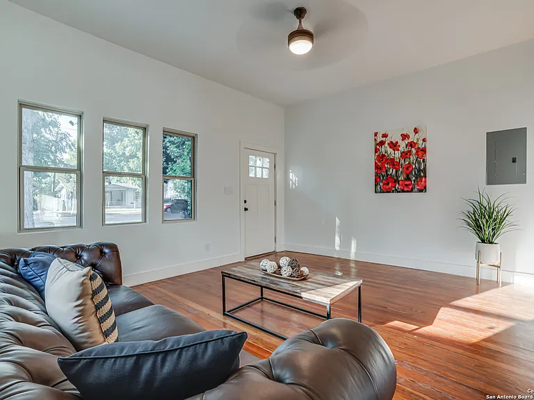 231 Chicago Blvd — Photo 2