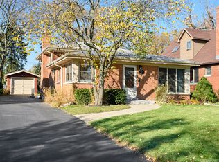 1102 Jeannette St, Des Plaines, IL