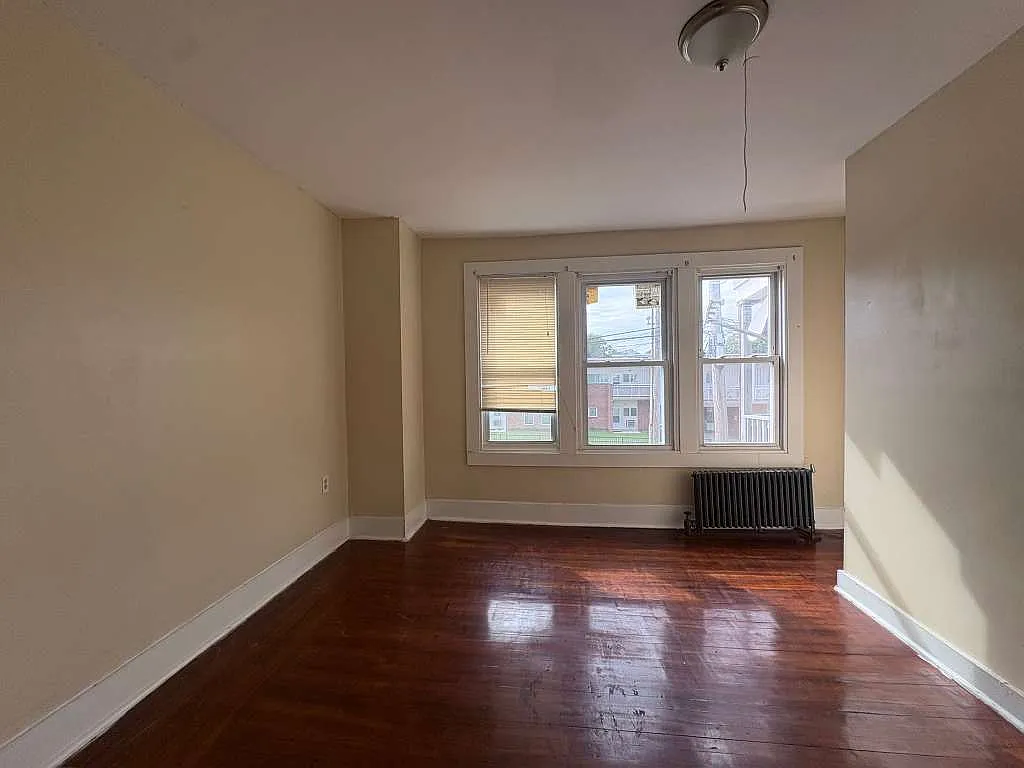 3 bed, $1,625 — Photo 4