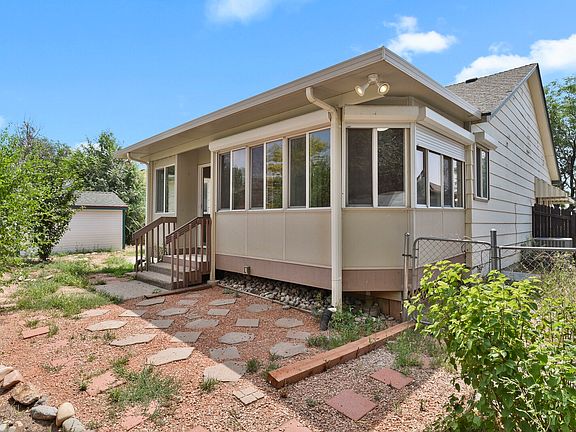 4th image of 809 Marshall Dr