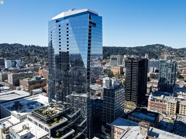 550 SW 10th Ave #2303, Portland, OR 97205