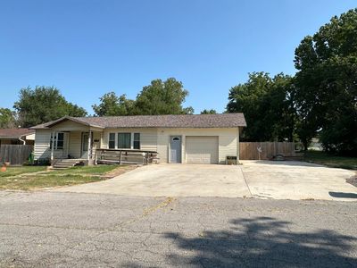 111 W Lee Street, Aurora, MO, 65605