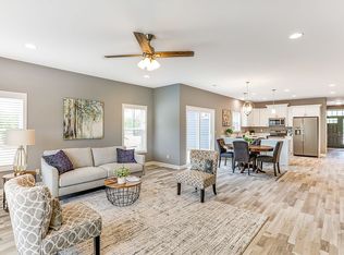 124 Phantom Lake Ct, Mukwonago, WI 53149