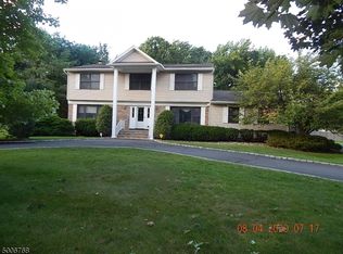 7 Michael Ln, Scotch Plains, NJ 07076