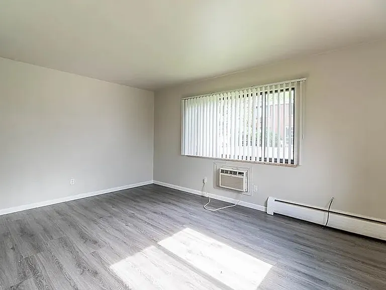 670 Miller Ct #3 — Photo 7
