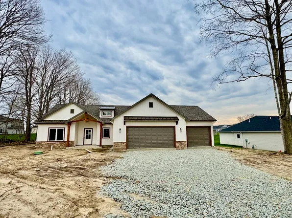 2252 Highlander Dr, Warsaw, IN 46580