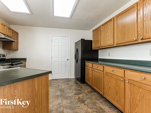 5th image of 2254 Edgewater Cir