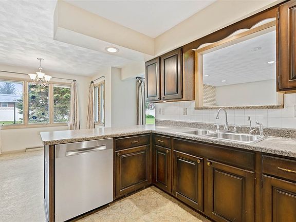 2nd image of 4419 Eaton Dr