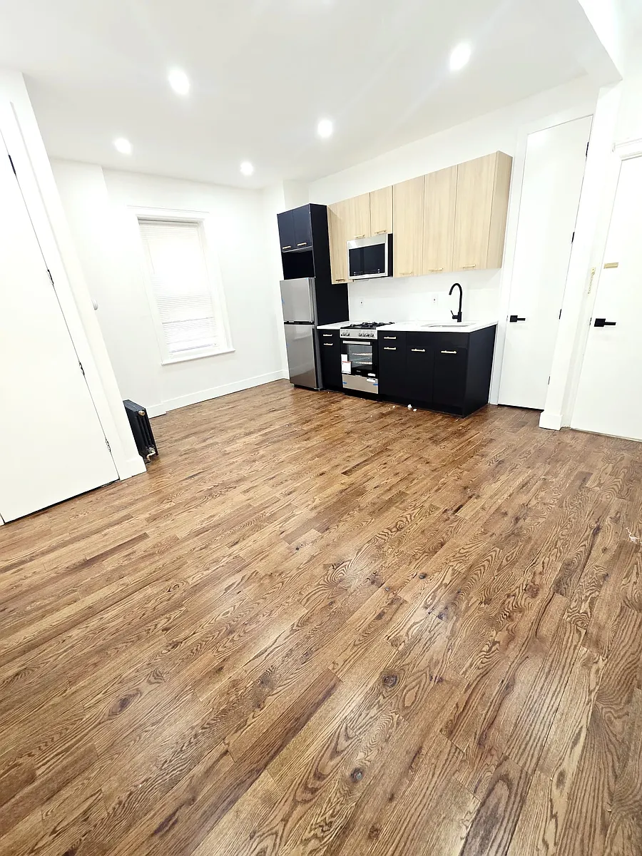 Building Photo - 385 Danforth Ave #1A