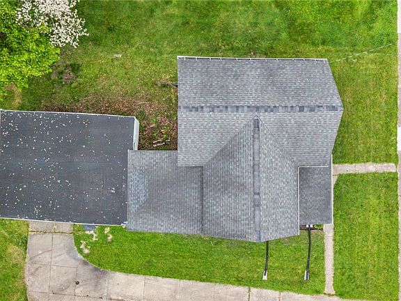48th image of 262 E Walnut St
