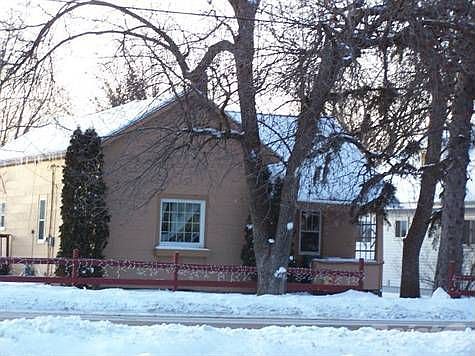 2802 6th St winter front