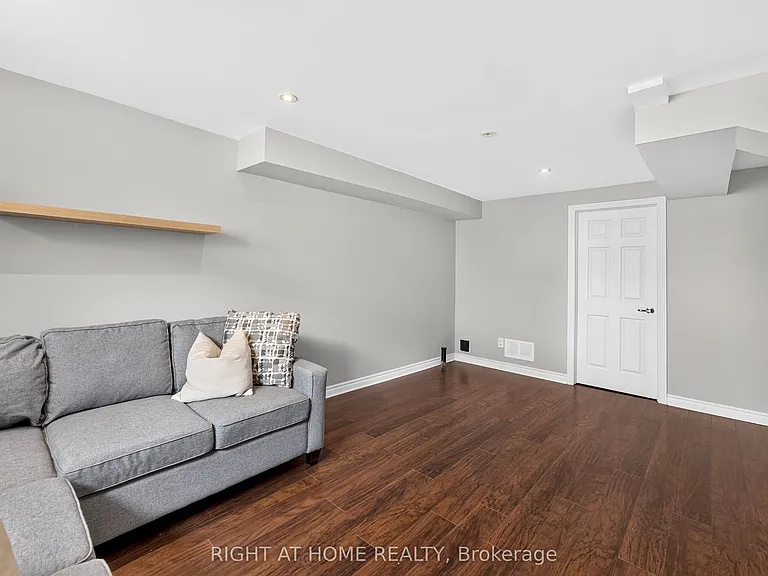 116 Conifer Creek Cir — Photo 32