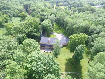 9333 N Upper River Rd, River Hills, WI, 53217