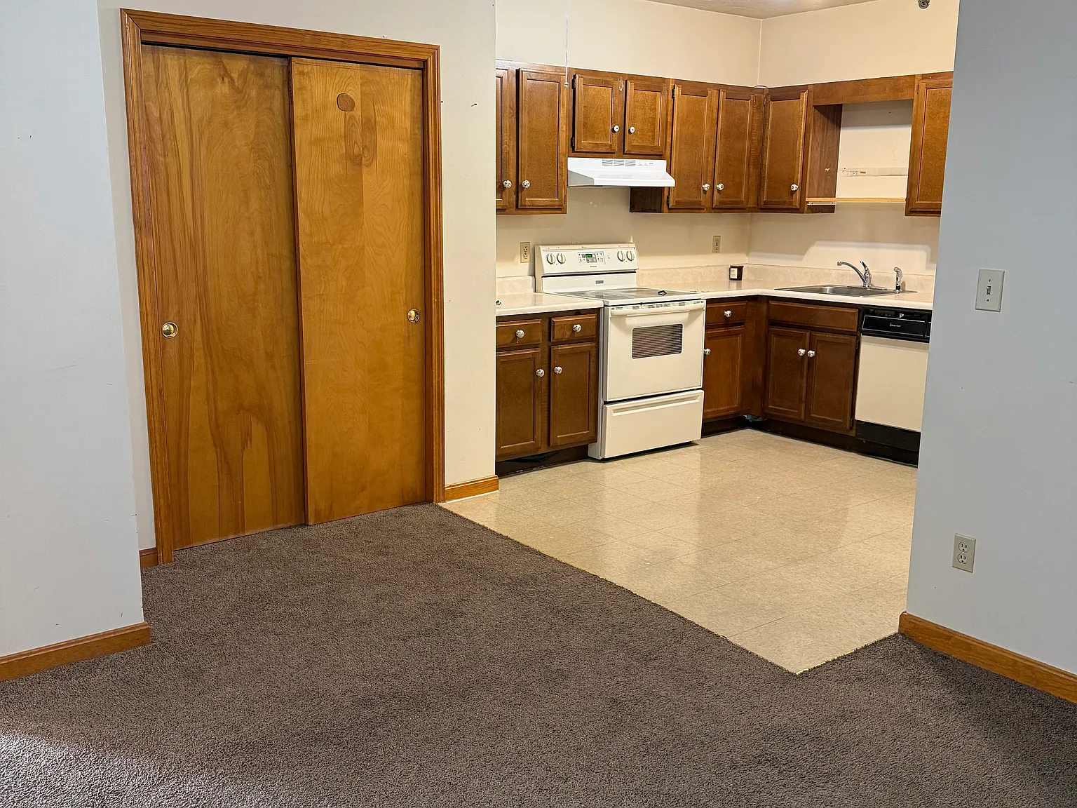 1 bed, 750 sqft, $1,850 — Photo 2