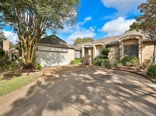 12318 Piping Rock Dr, Houston, TX 77077