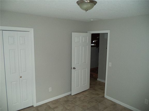 5th image of 1606 Julie Pl