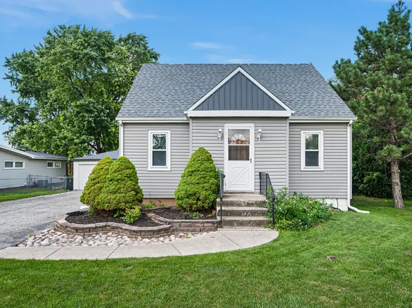 345 Elmhurst St, Wood Dale, IL 60191