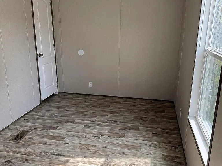 5205 Upperton Dr — Photo 3