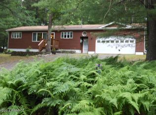 139 Hickory Rd, Dingmans Ferry, PA 18328