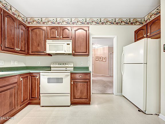 4th image of 7704 Ester Way