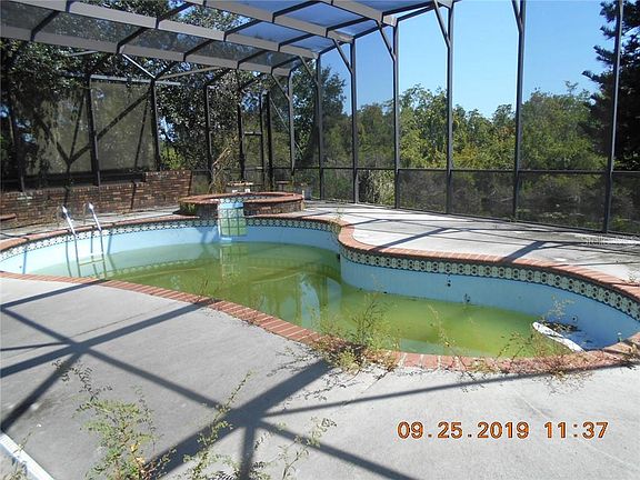 4th image of 225 Golf Aire Blvd