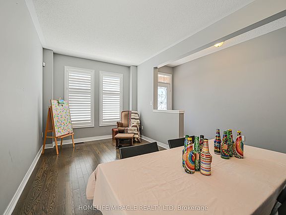 5th image of 15 Fringetree Rd