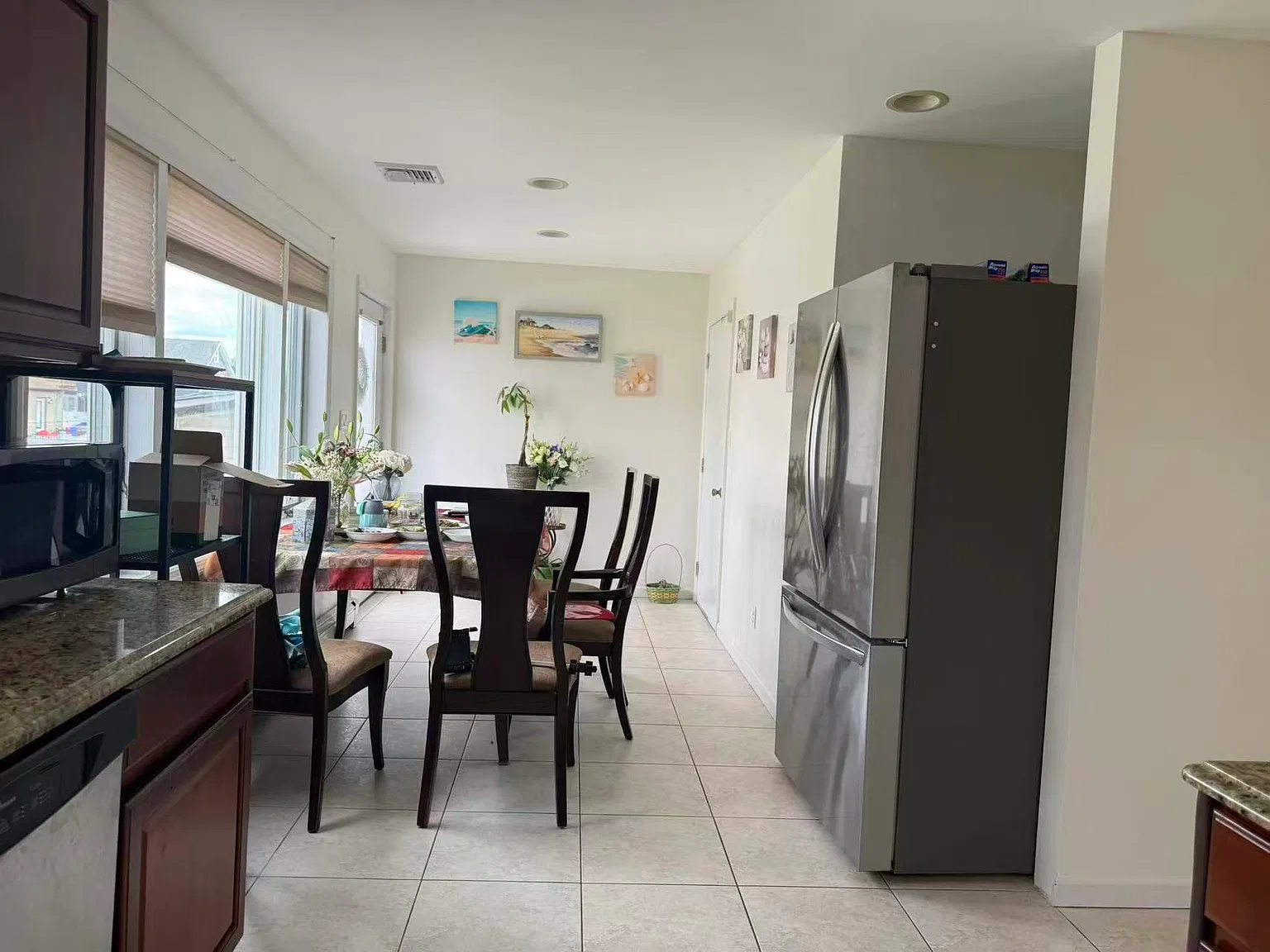 4 bed, 2058 sqft, $5,400 — Photo 3