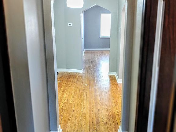 2nd image of 5604 Chippewa St #2E