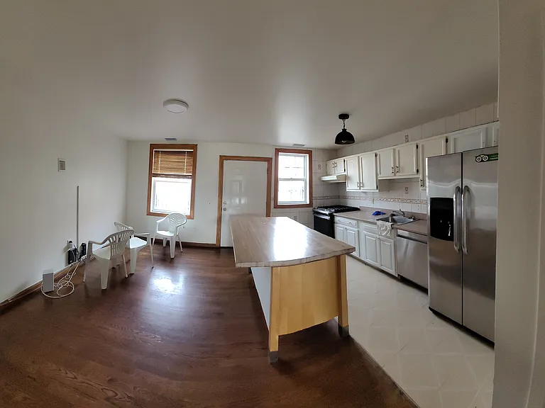 Flatlands Ave — Photo 3