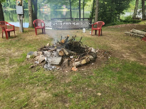 5632 S Cadillac Cir, New Era, MI 49446