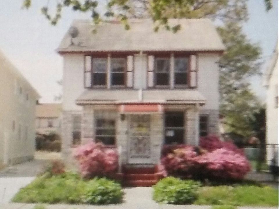 1st image of 145 Ave 174 St