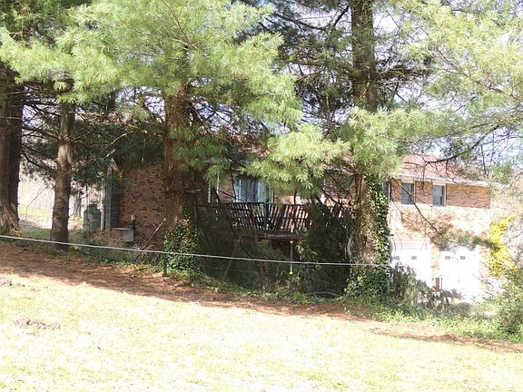 3rd image of 945 Union Hill St