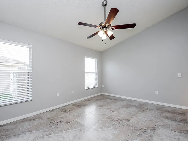 458 Tamarind Parke Ln — Photo 8