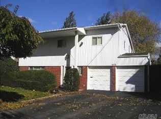1975 Cynthia Ln, Merrick, NY 11566