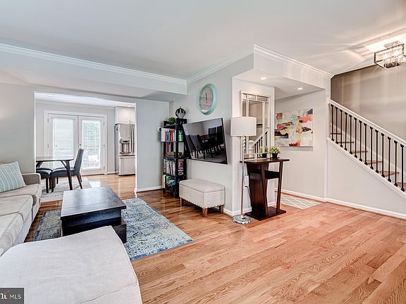 5th image of 2783 Knollside Ln
