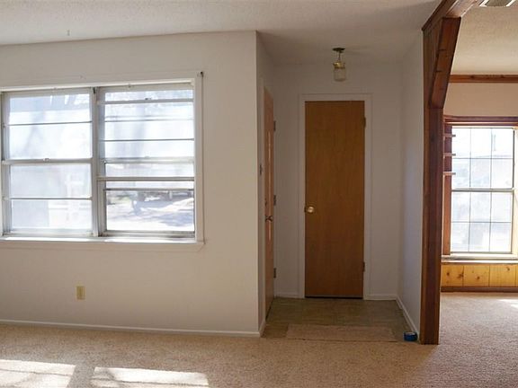 5th image of 720 W 15th Ln