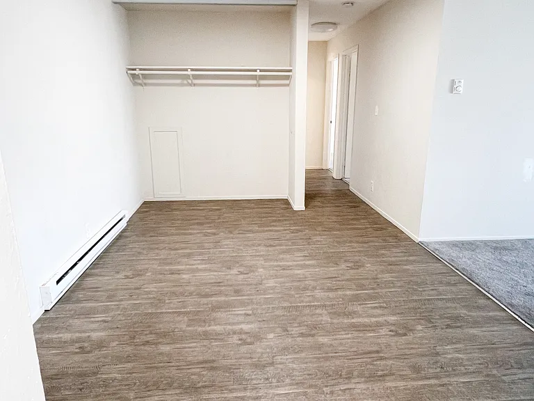 Otis Terrace Apartments — Photo 10