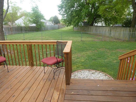 2nd image of 990 Colleen Dr