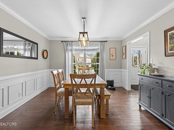 4th image of 1313 Montford Ln