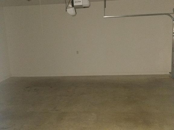 4th image of 701 E 17th St