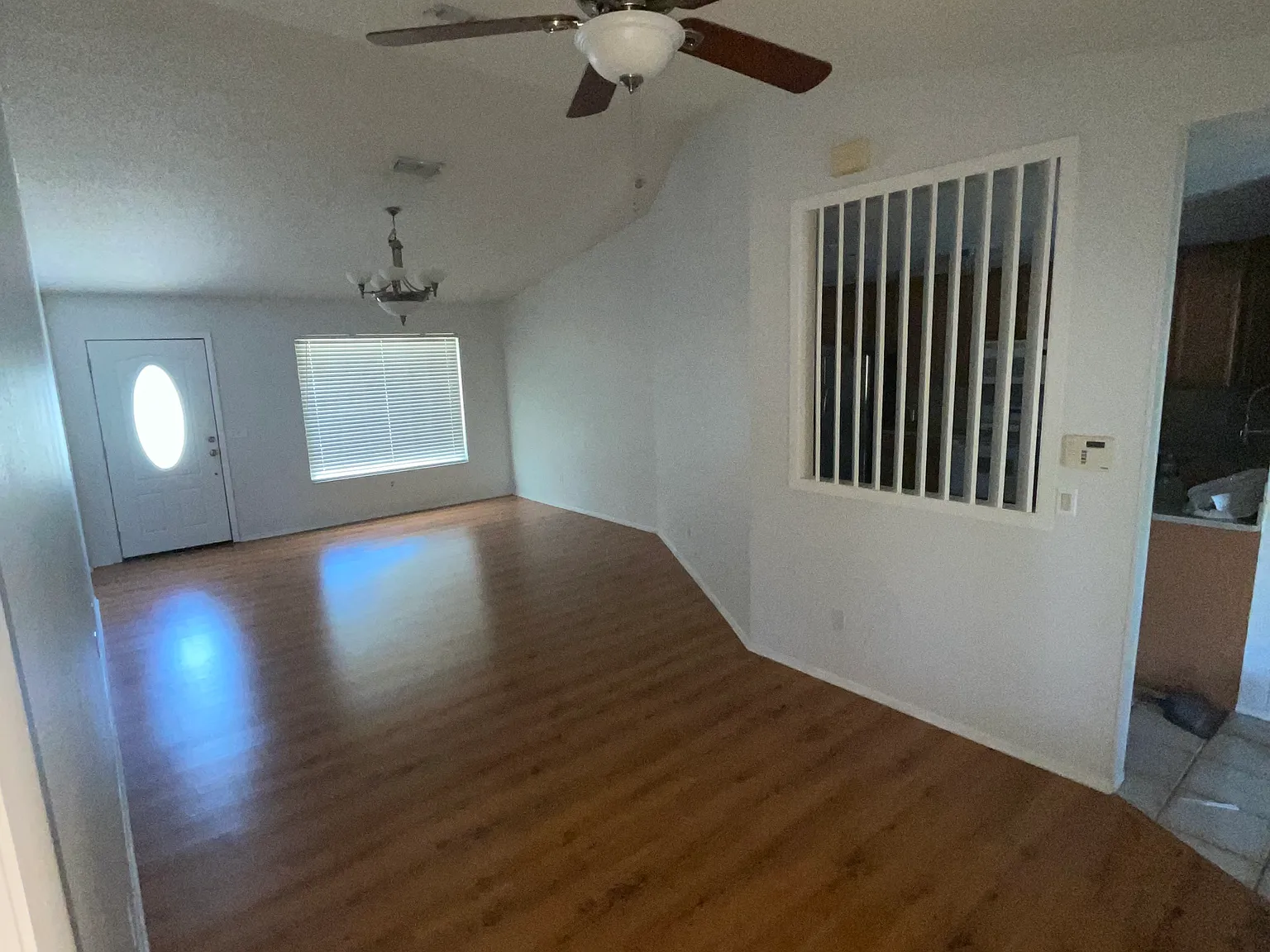 10143 Chesham Dr — Photo 2